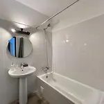 10 By Homing Apartment *